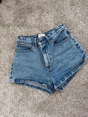 Abercrombie & Fitch Curve Love Mom Short High Rise Denim